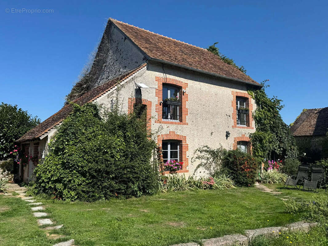 Maison à BRIGUEIL-LE-CHANTRE