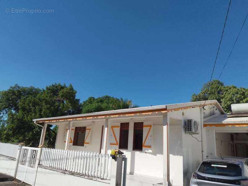 Maison à BASSE-TERRE
