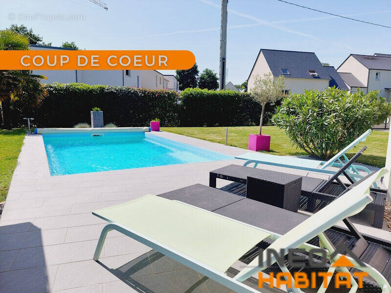 Maison à MONTREUIL-LE-GAST