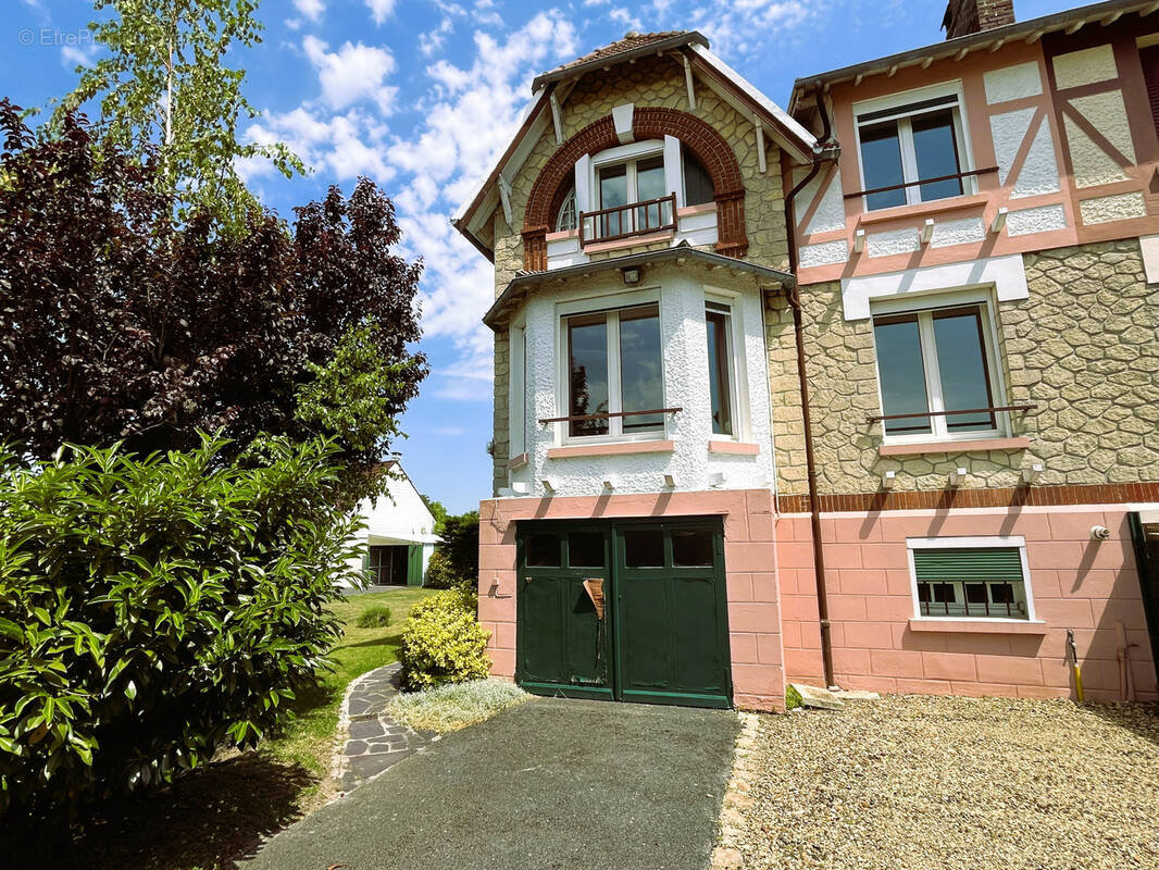 Maison à PONT-SAINTE-MAXENCE