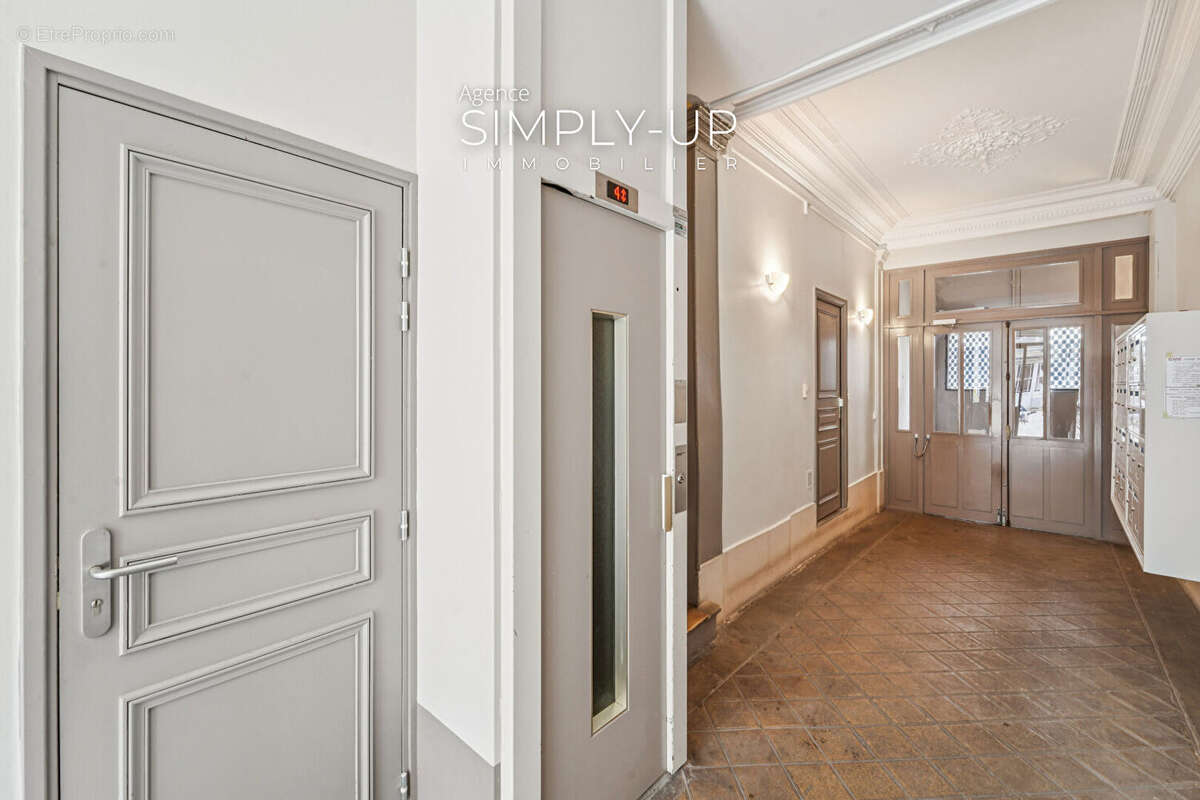 Appartement à PARIS-6E