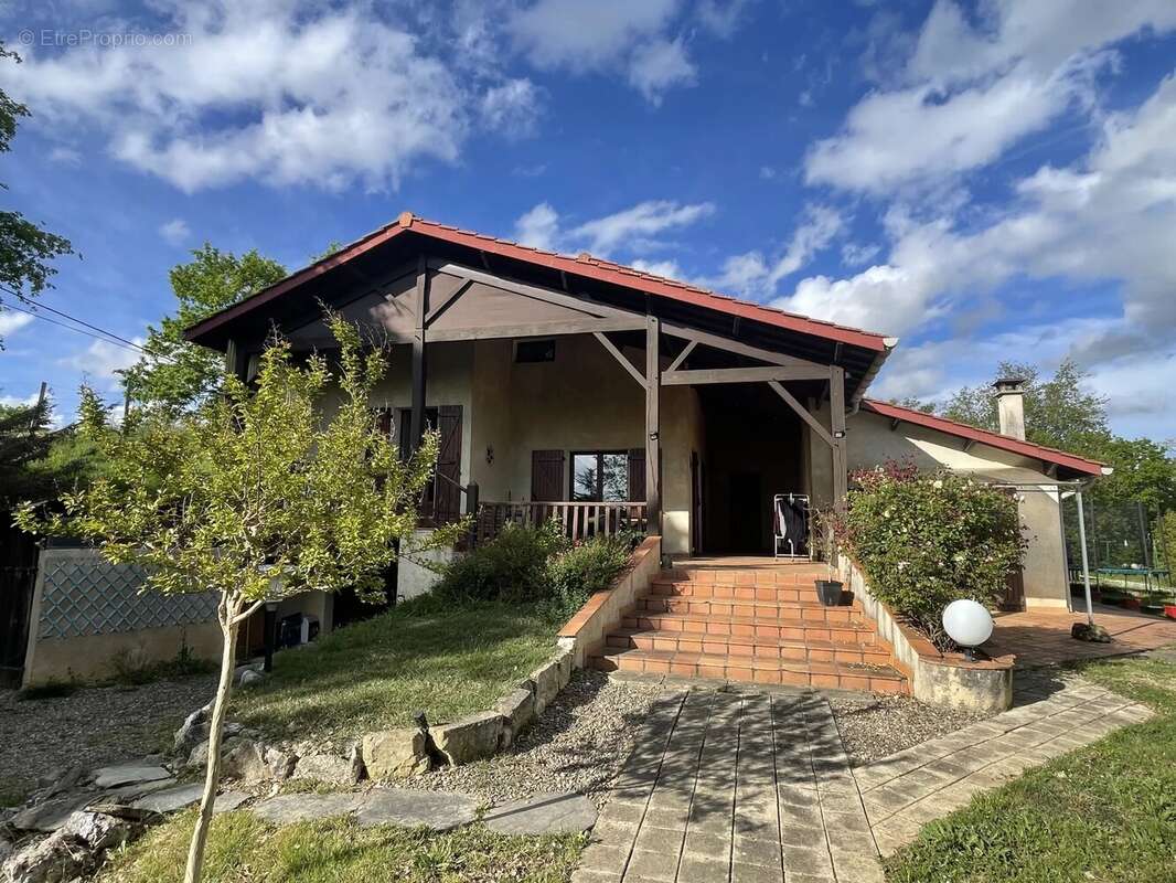 Maison à SAINT-JEAN-POUTGE