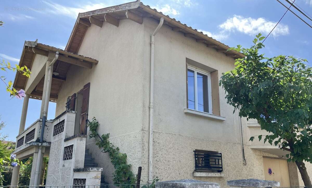 vue depuis la rue - Maison à AUCH