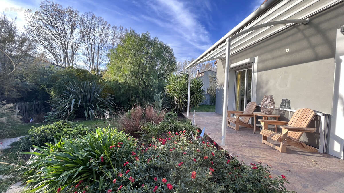 Maison à JONQUIERES-SAINT-VINCENT