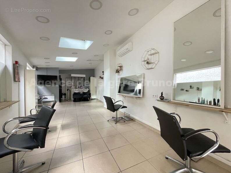 Commerce 47 m² à Yerres  - photo 6