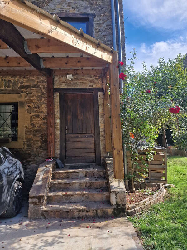 Maison à SAINT-JUST-SUR-VIAUR