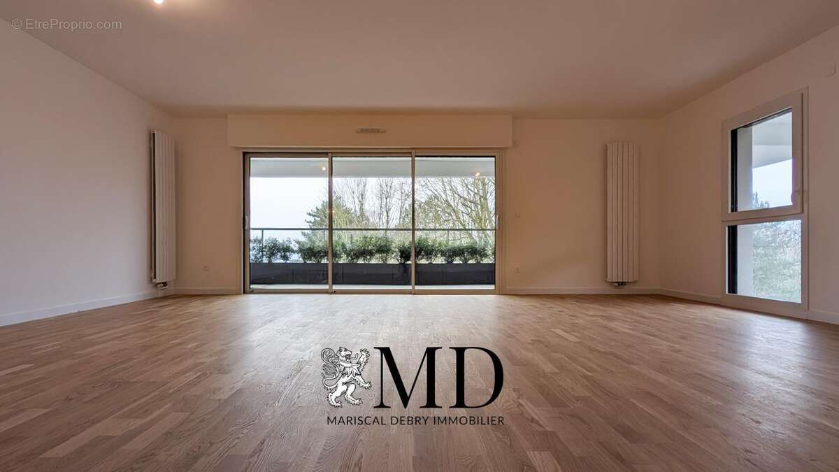 Appartement à MONT-SAINT-AIGNAN