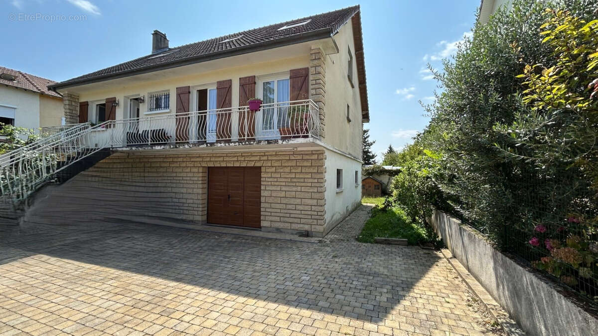 Maison 181 m² à Saint-Leu-La-Foret  - photo 2