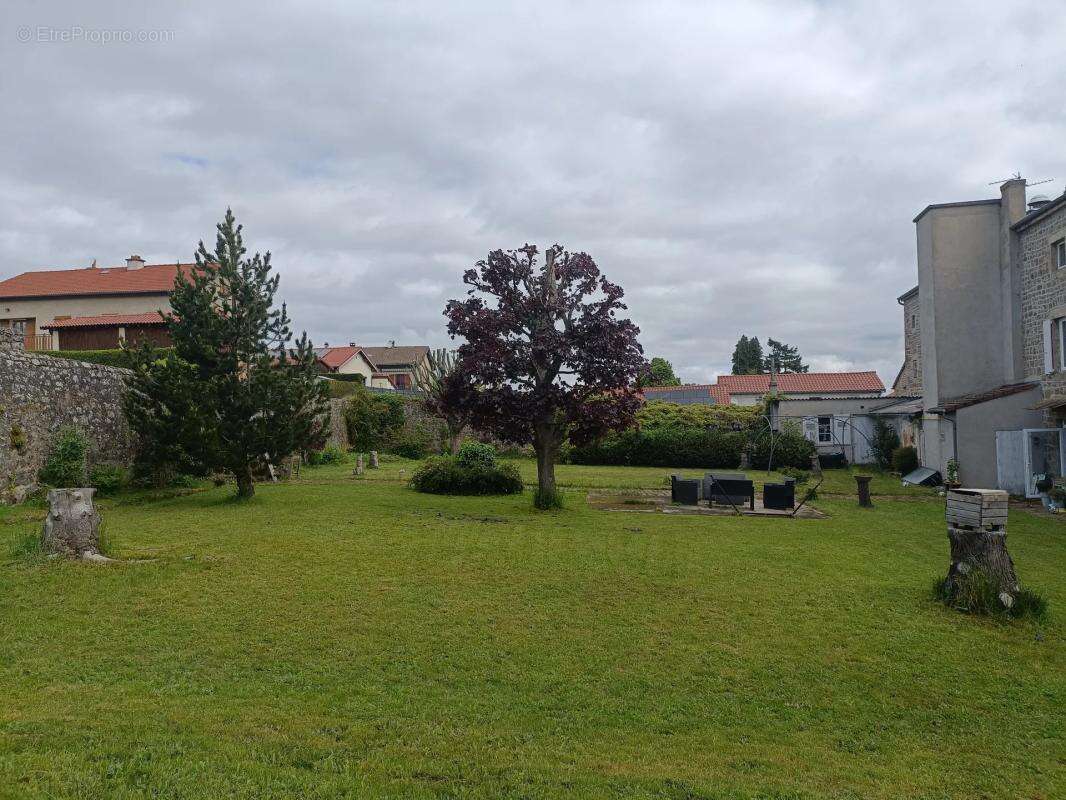 Maison à MONTFAUCON-EN-VELAY