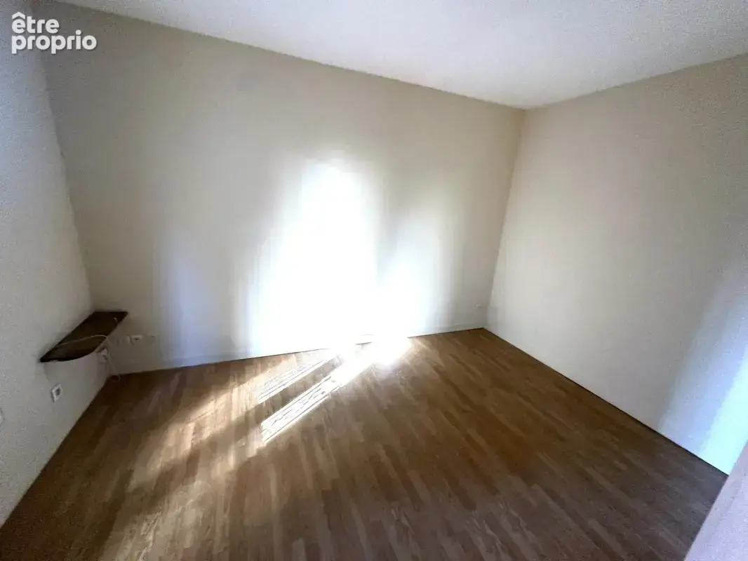 Studio 23 m² en très bon état — Métro Garibaldi 2 min - Charles Schmidt - photo 4