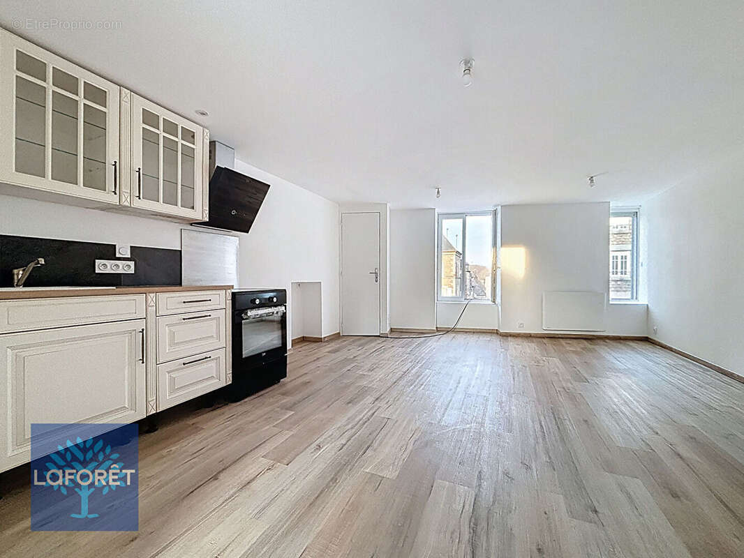 Maison à LOUVIGNE-DU-DESERT