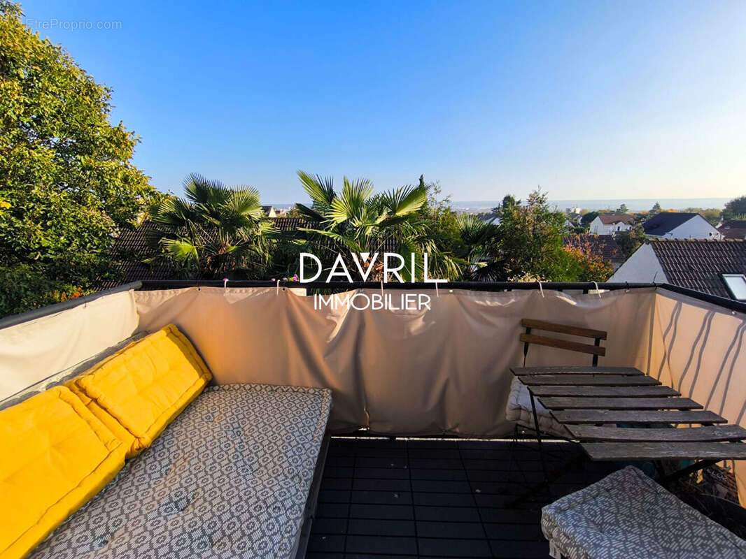 Appartement à CHANTELOUP-LES-VIGNES