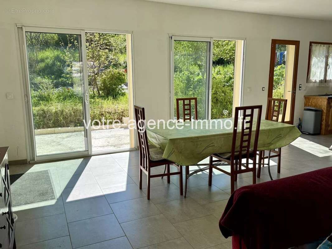 Maison à SAINT-JEANNET