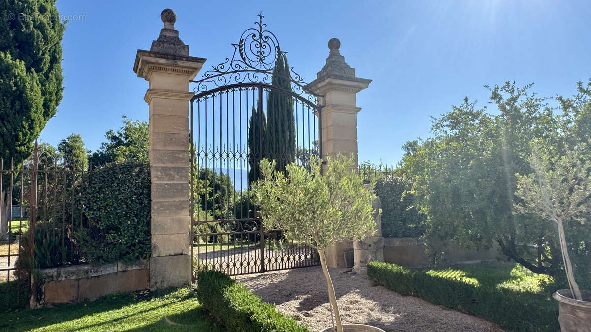 Maison à LORIOL-DU-COMTAT