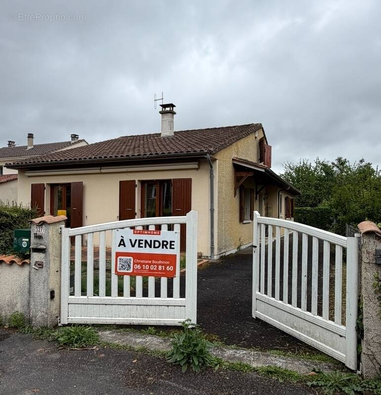 Maison à RUELLE-SUR-TOUVRE
