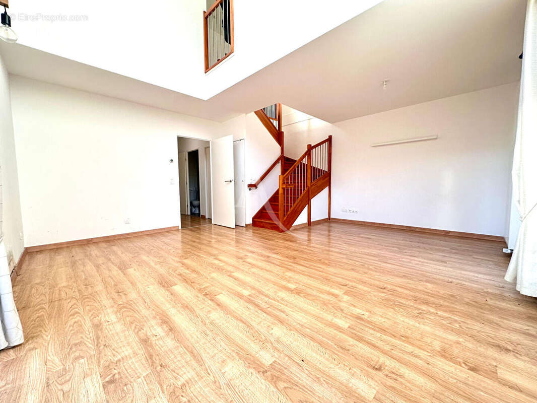 Maison à BUSSY-SAINT-GEORGES