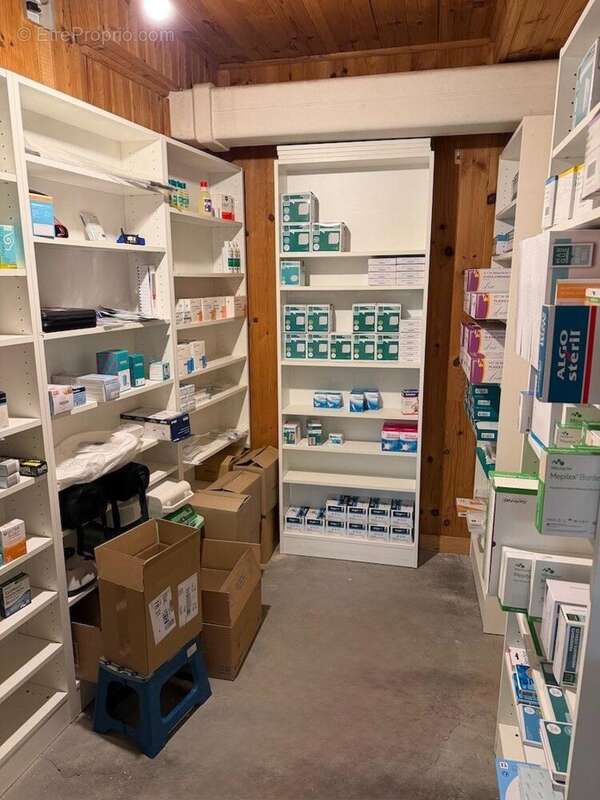 Photo 4 - Commerce à PUYLAROQUE