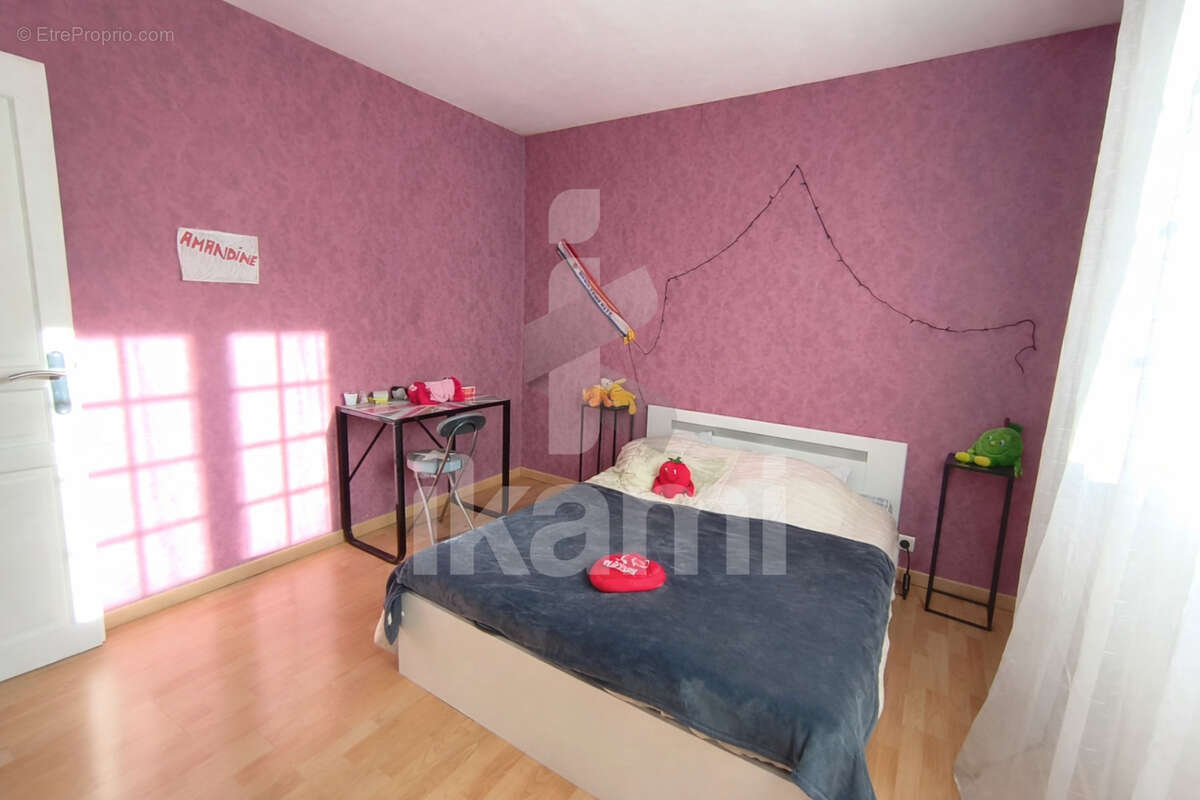 Maison à SAINT-DONAT-SUR-L'HERBASSE