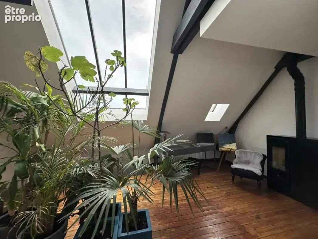 Loft d'exception – 145 m² au sol – Volumes spectaculaires – Charme industriel - photo 5