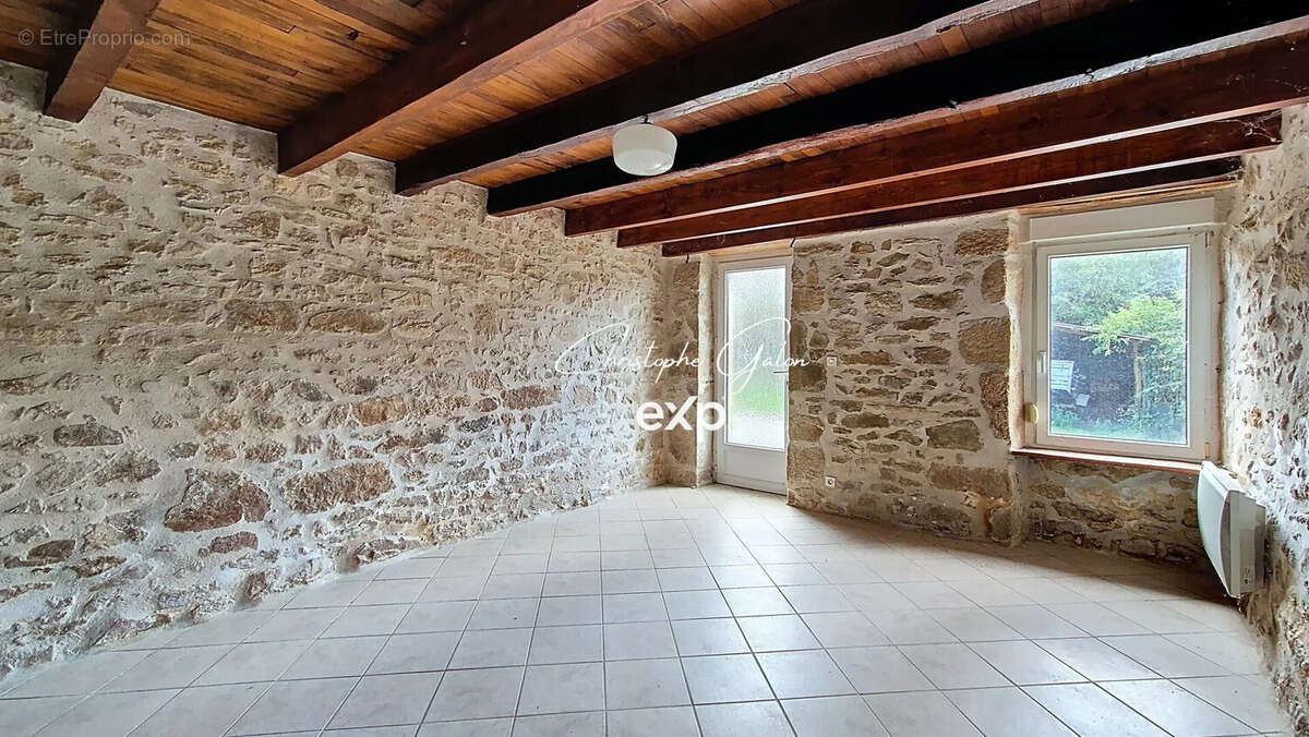 Maison à CHATEAUPONSAC