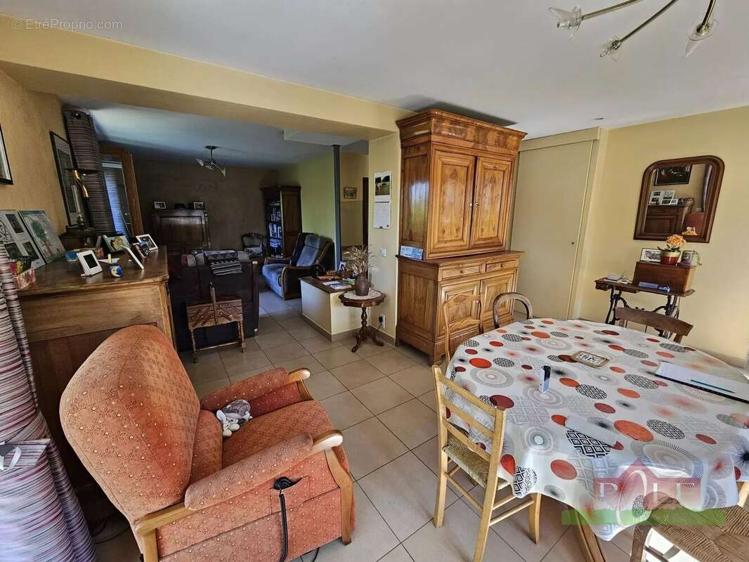 Maison à EYZIN-PINET