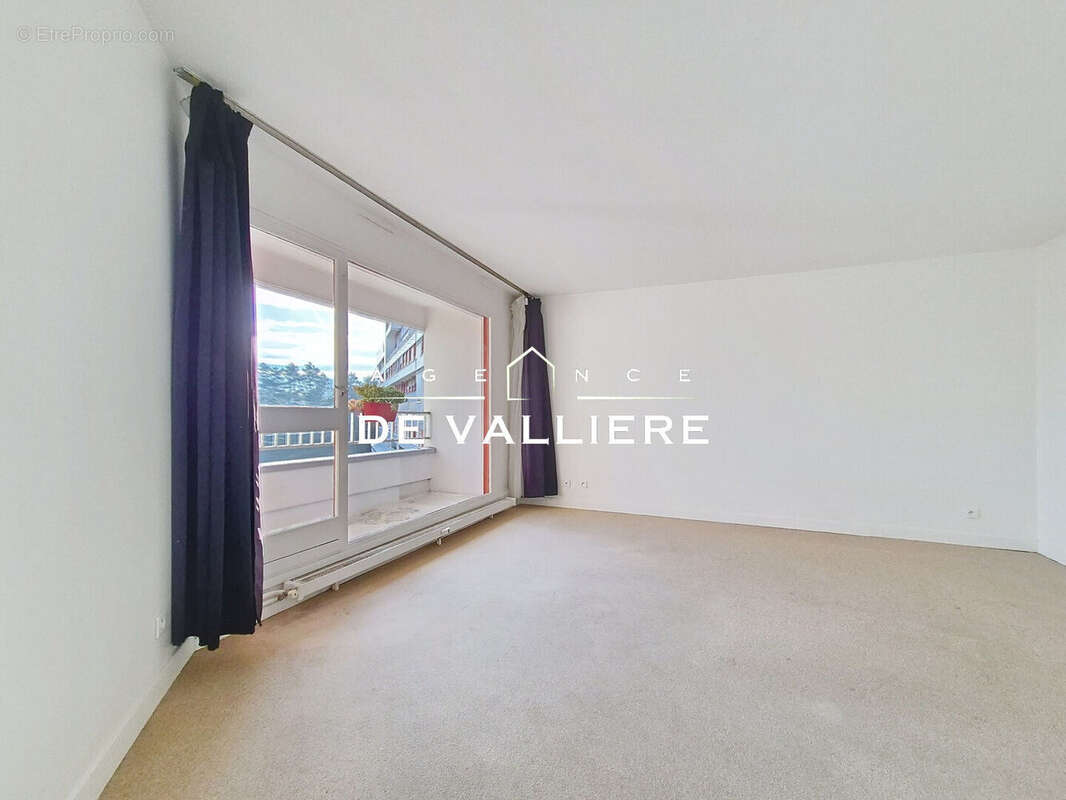 Appartement à NANTERRE