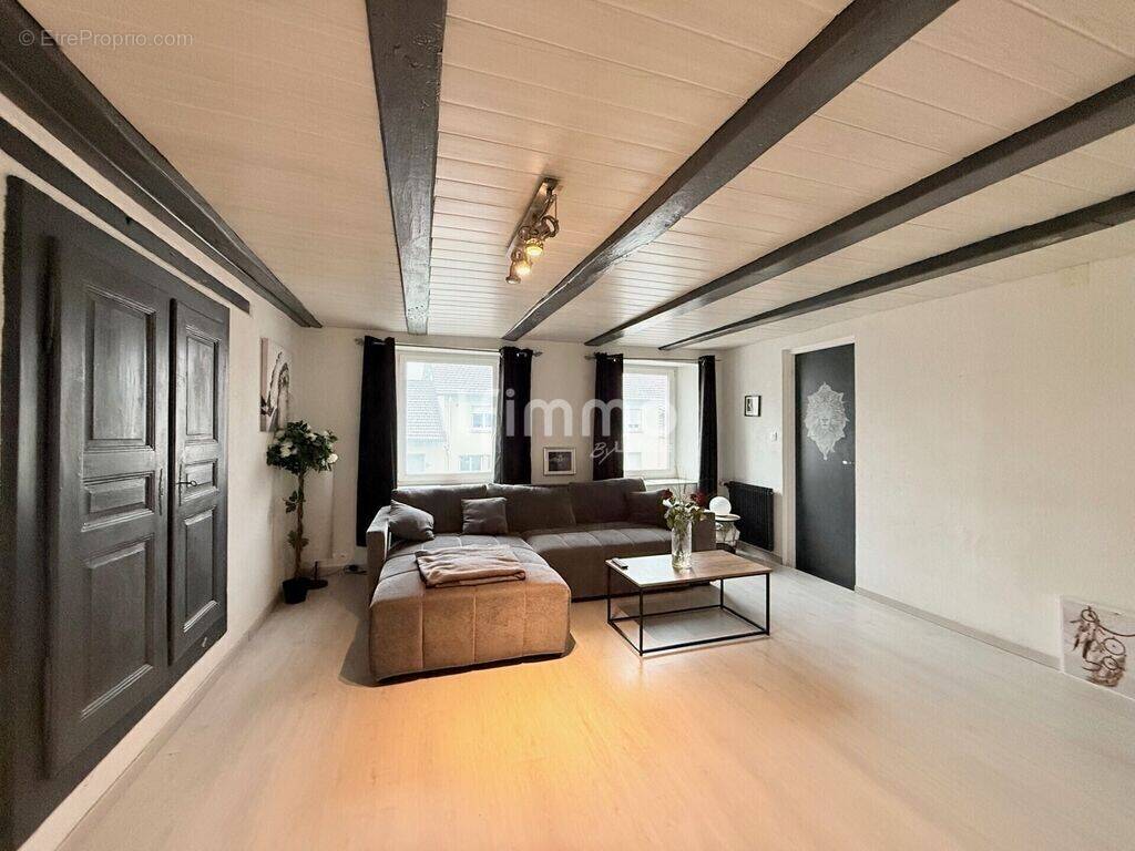 Appartement à BOUROGNE