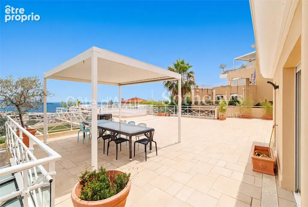 Duplex avec jardin, piscine et vue panoramique sur la mer sur les hauteurs de Nice - photo 2