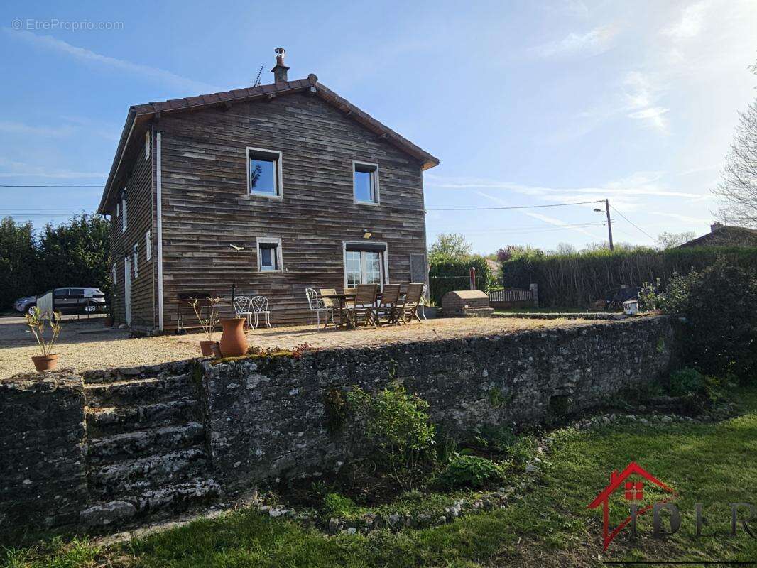 Maison à ROBERT-MAGNY-LANEUVILLE-A-REMY