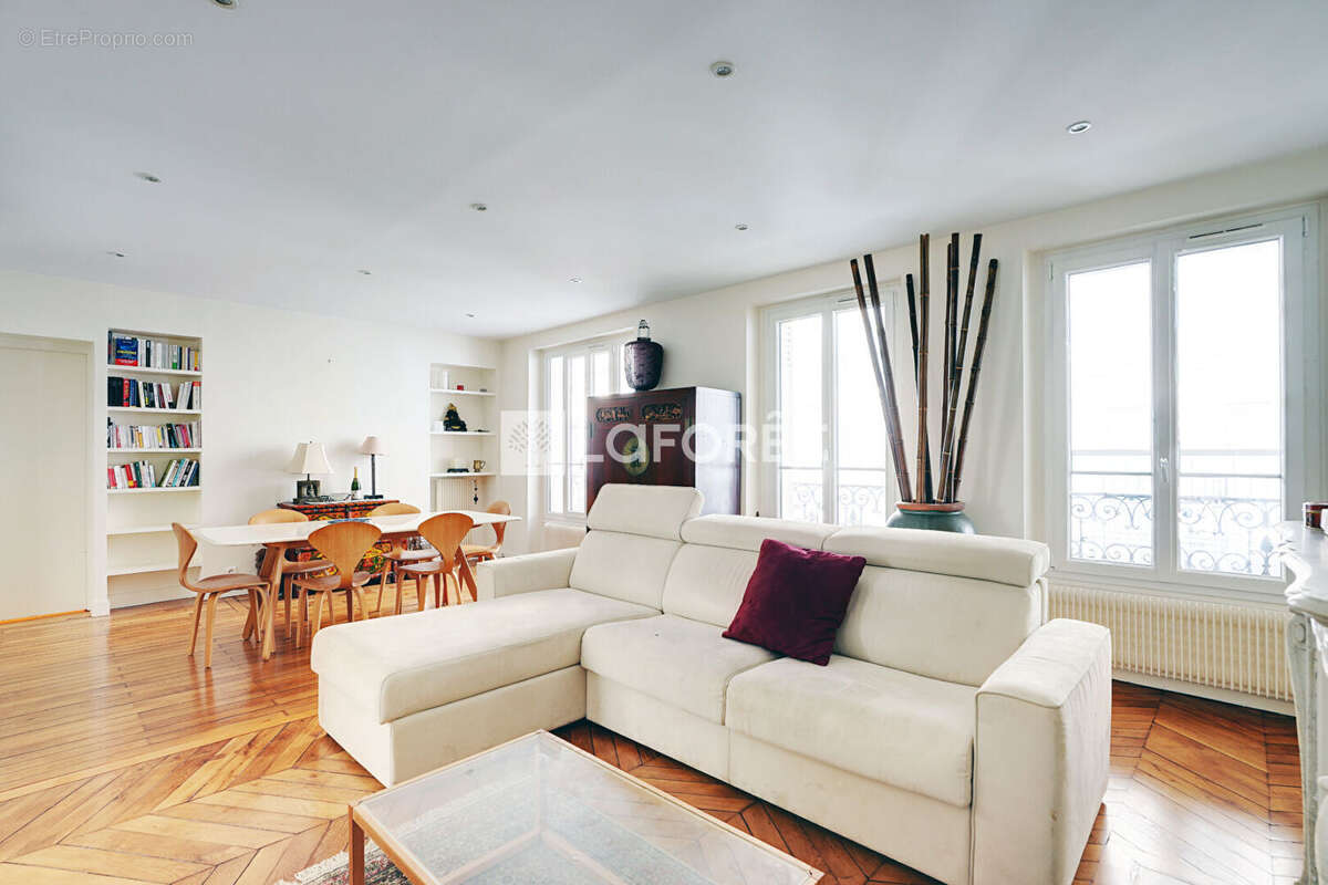 Appartement à PARIS-15E