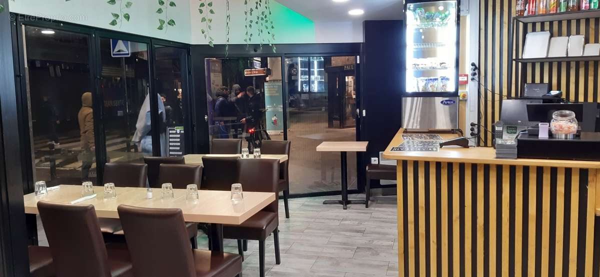 SALLE DE RESTAURANT - Commerce à SAINT-DENIS