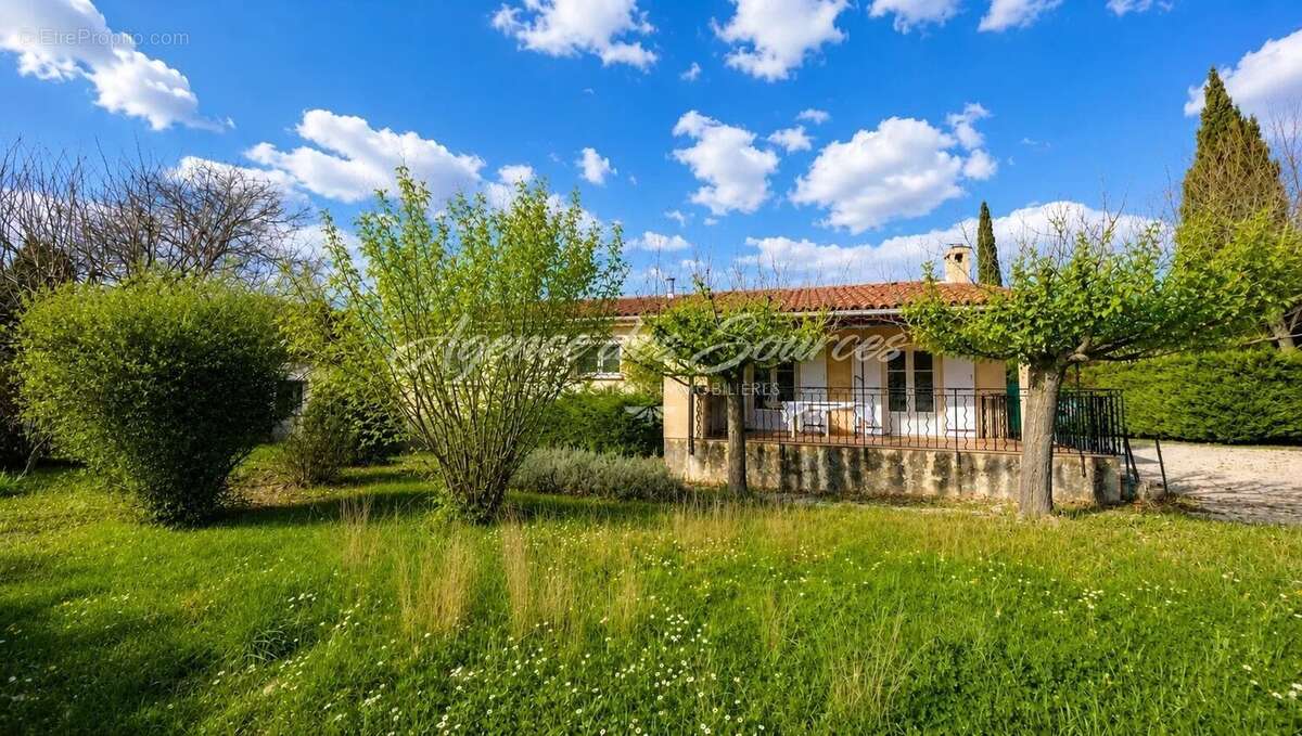 Maison à TAVERNES