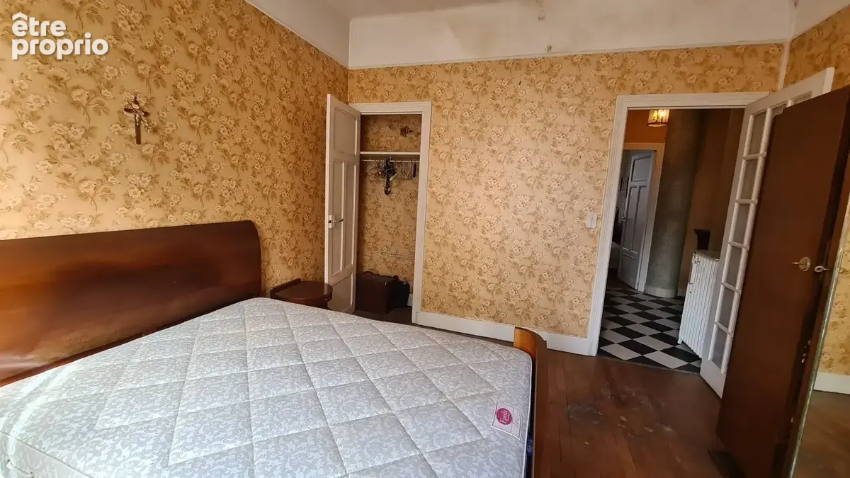 Vente à Vichy d'un grand T3 de 91 m², quartier République. - photo 13