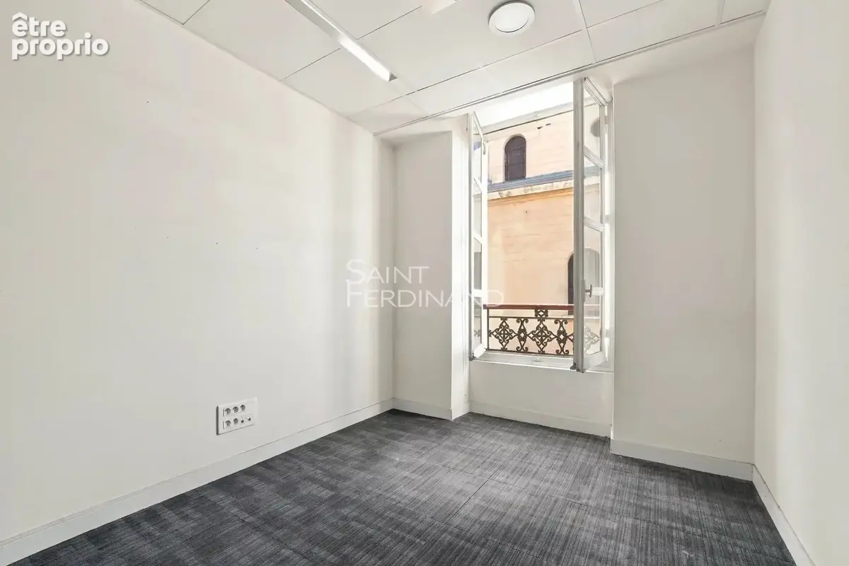 PARIS 15. COMMERCE - Local commercial/habitation/prof.libérales  67,70 m² - photo 9