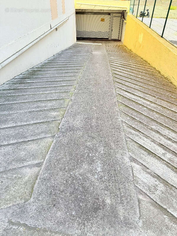 Parking à ROQUEBRUNE-CAP-MARTIN