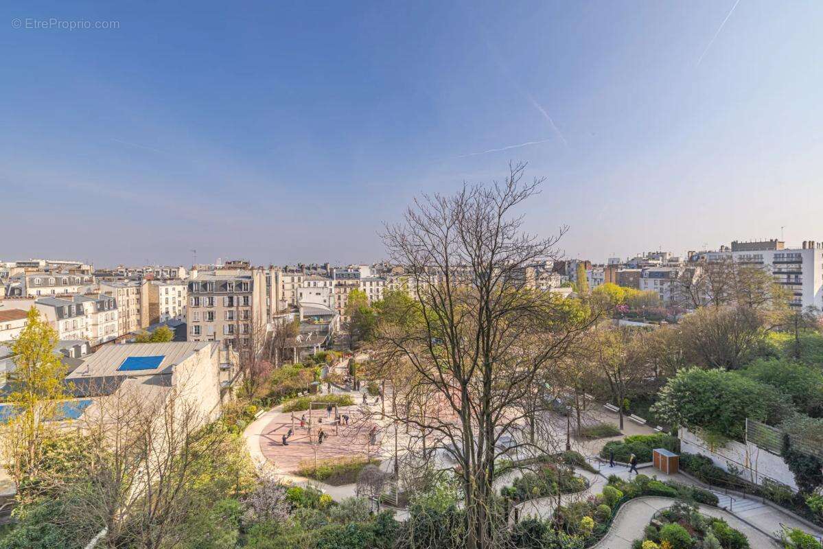 Appartement à PARIS-18E