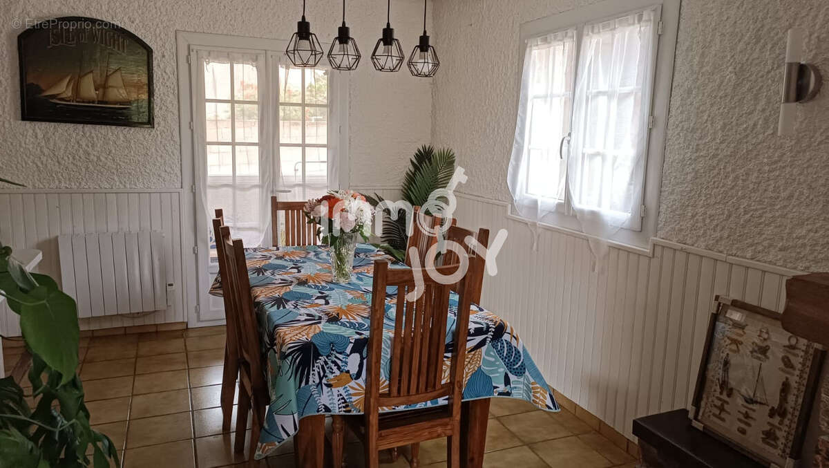 Maison à VILLEMOUSTAUSSOU