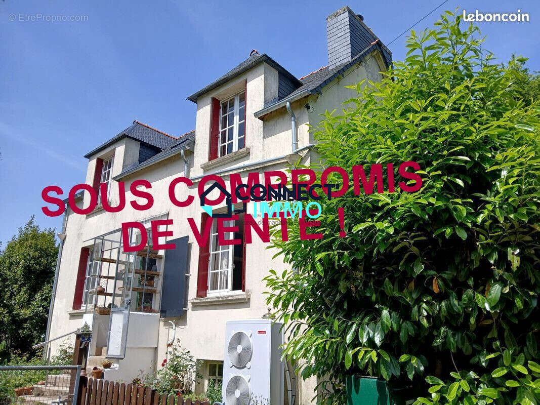 Maison à CHATEAUNEUF-DU-FAOU
