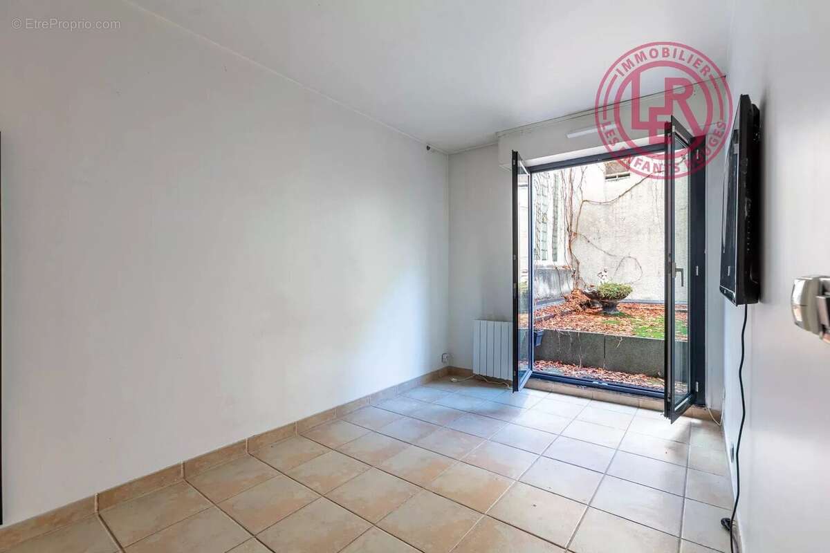 Appartement à PARIS-10E