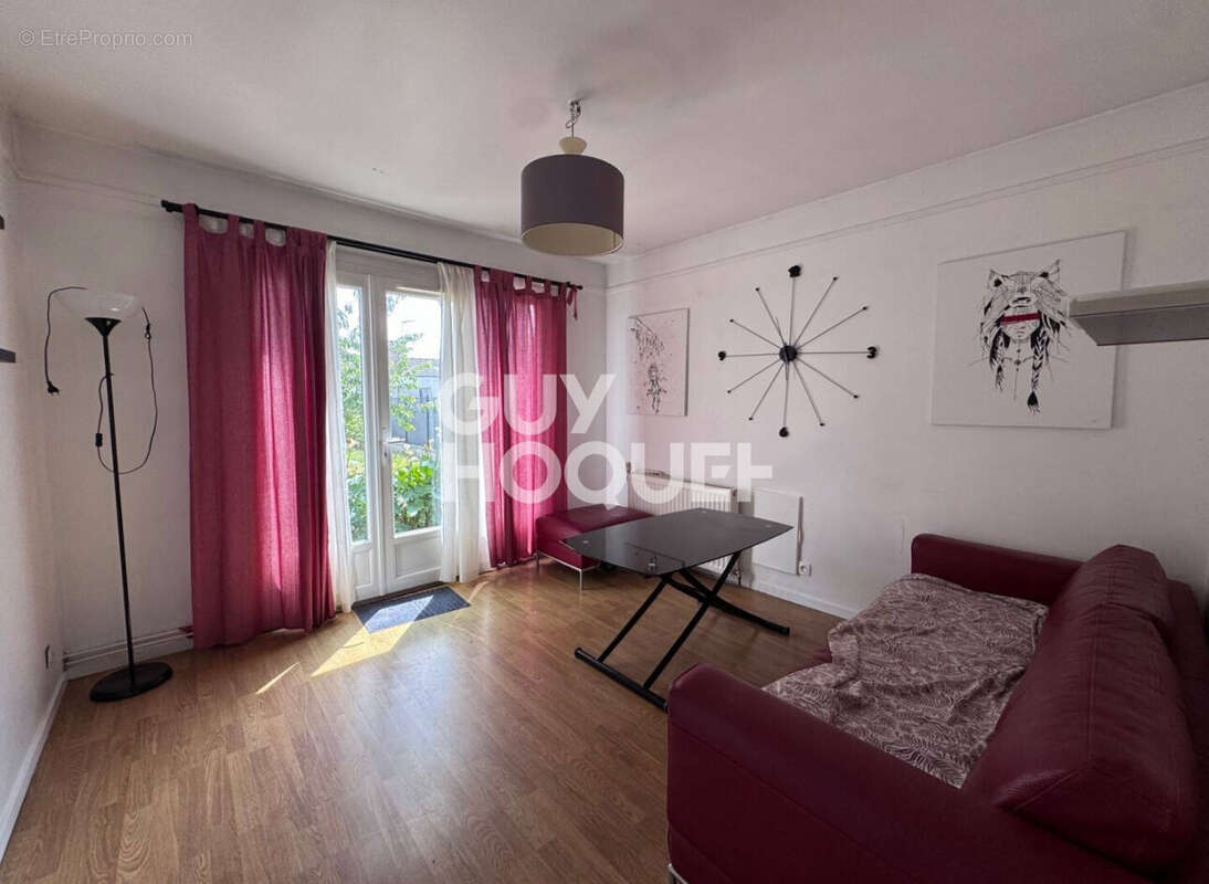 Maison à PARAY-VIEILLE-POSTE