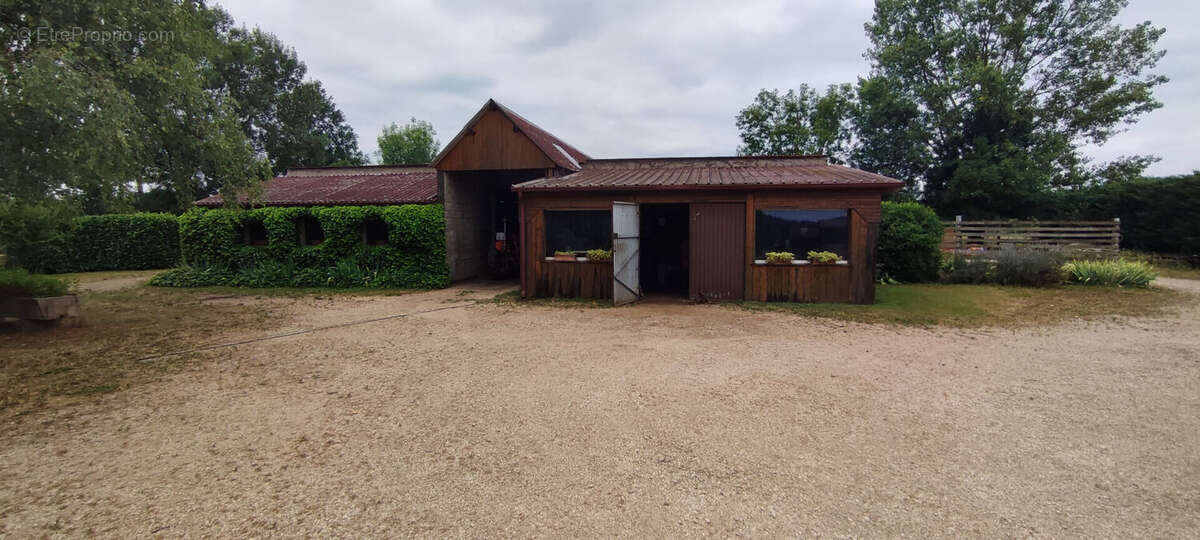 Maison à SAINT-SEINE-EN-BACHE
