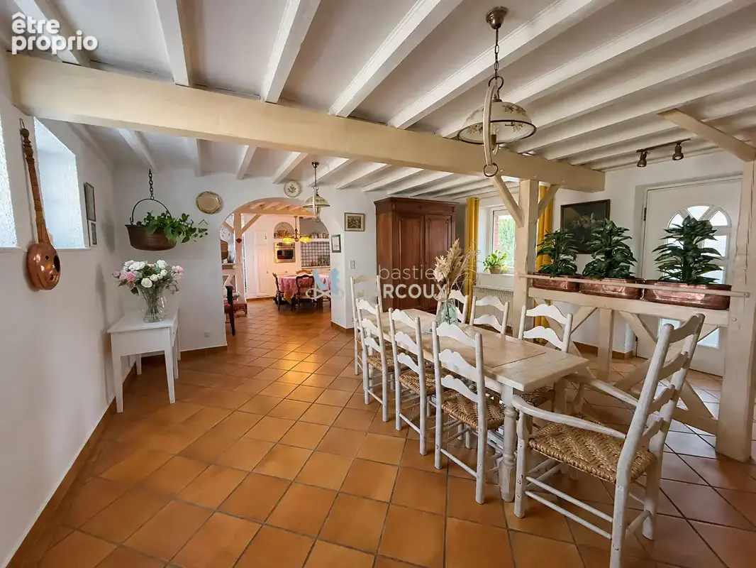 Exclusivité saint romain le puy  corps de ferme 6 pièce(s) 199 m2 - photo 4