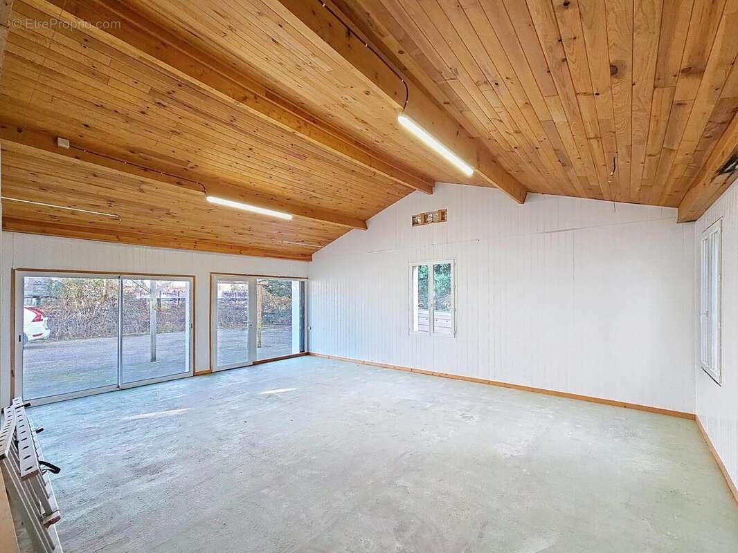 Photo 9 - Maison à VILLENEUVE-LA-COMPTAL