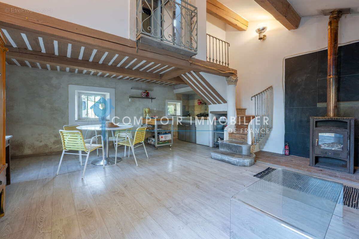 Maison à ROBION
