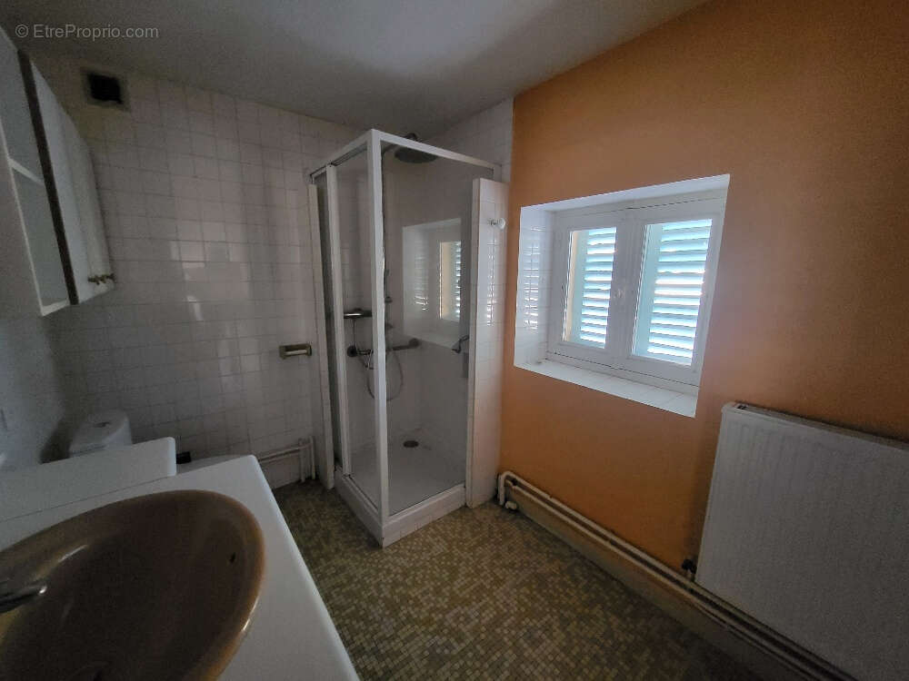 Appartement à PONT-DE-VEYLE