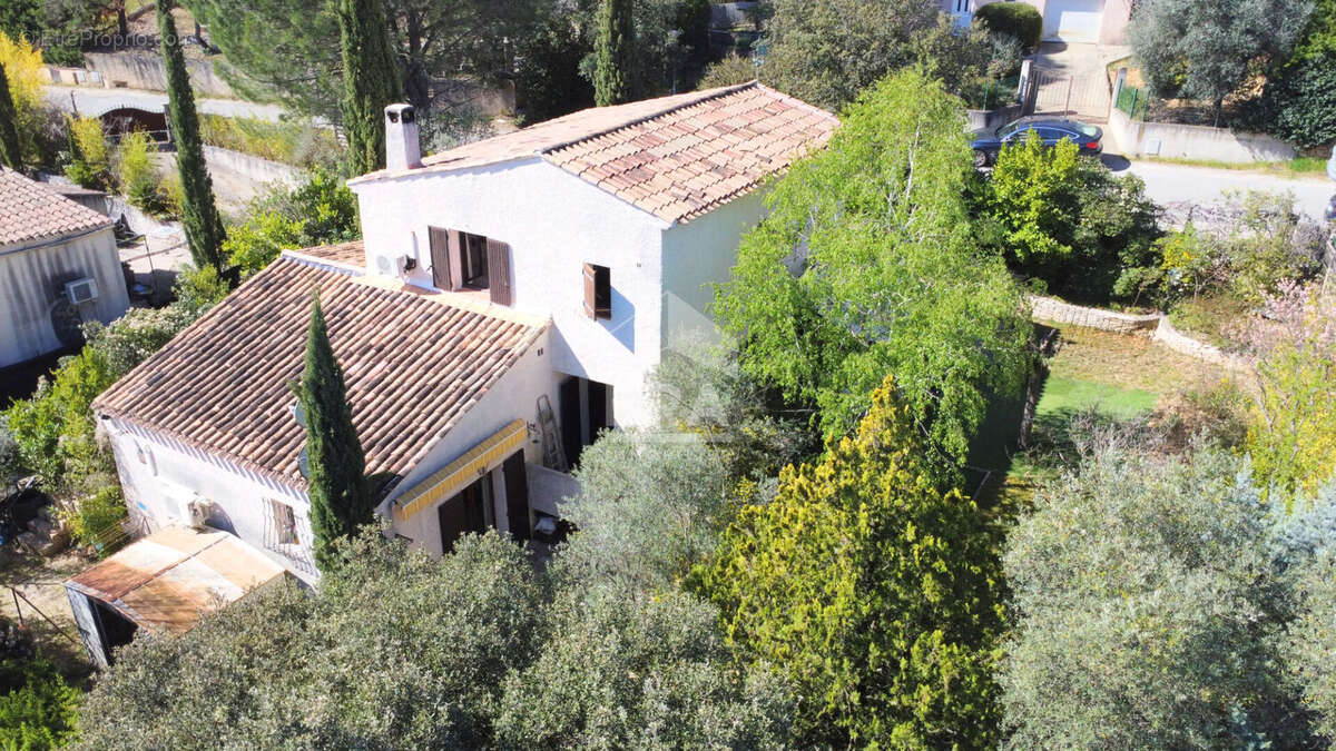 Maison à MIRABEAU