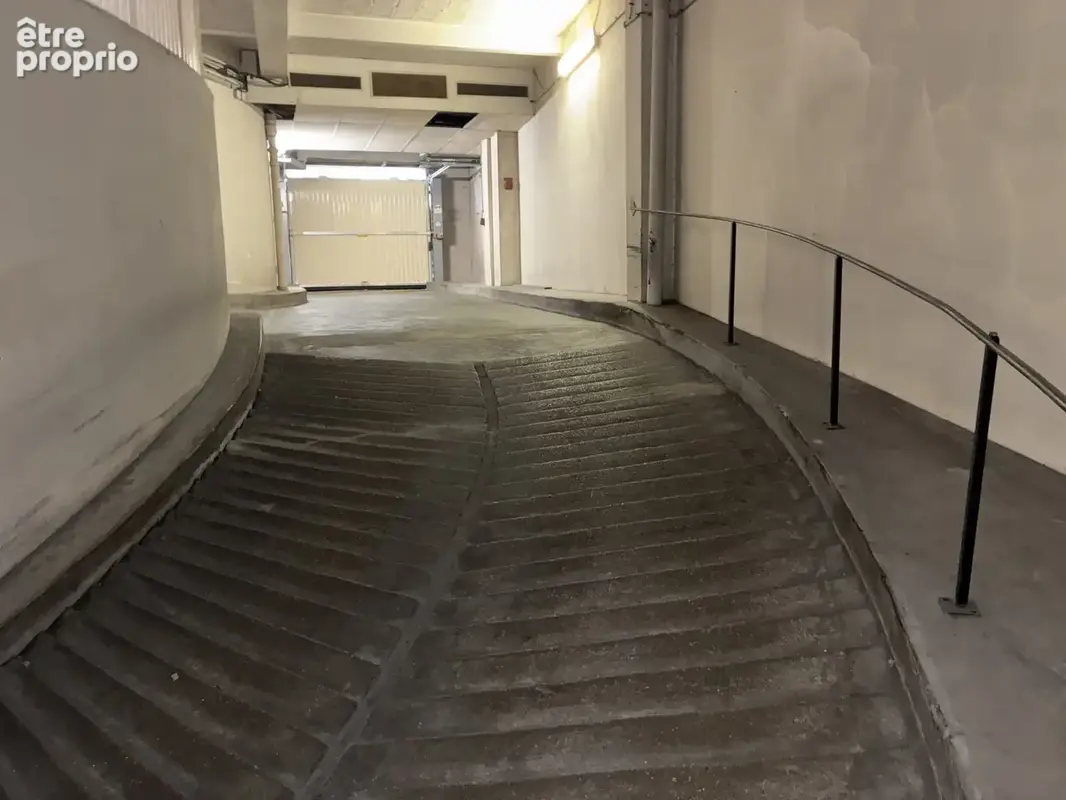 Parking 18 m² à Paris-16e  - photo 8
