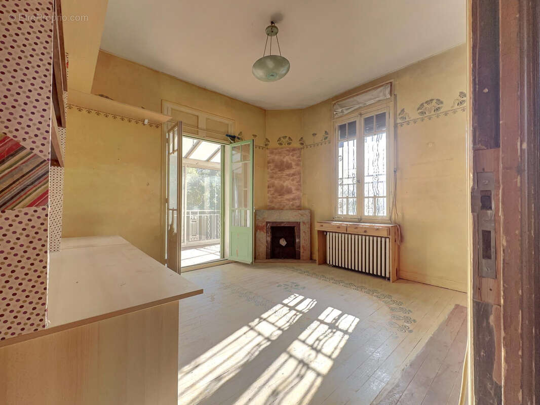Maison bourgeoise des années 30 à Prades, sur parc - photo 12