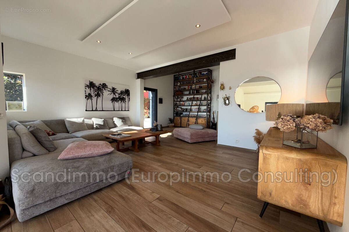 Maison à CARQUEIRANNE