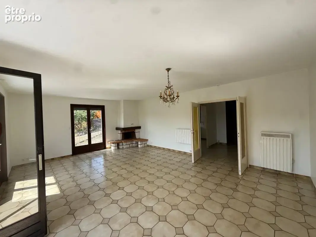Maison sur sous-sol complet avec jardin sur les hauteurs - photo 4